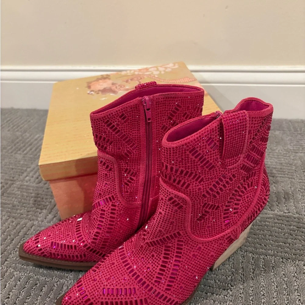 Lryweisy Rhinestone Cowboy Boot - Picture 2 of 4